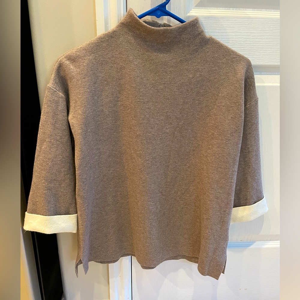 Tahari Women’s crew neck 
Grayish Brown
Pullover Tops
Sweater Size M